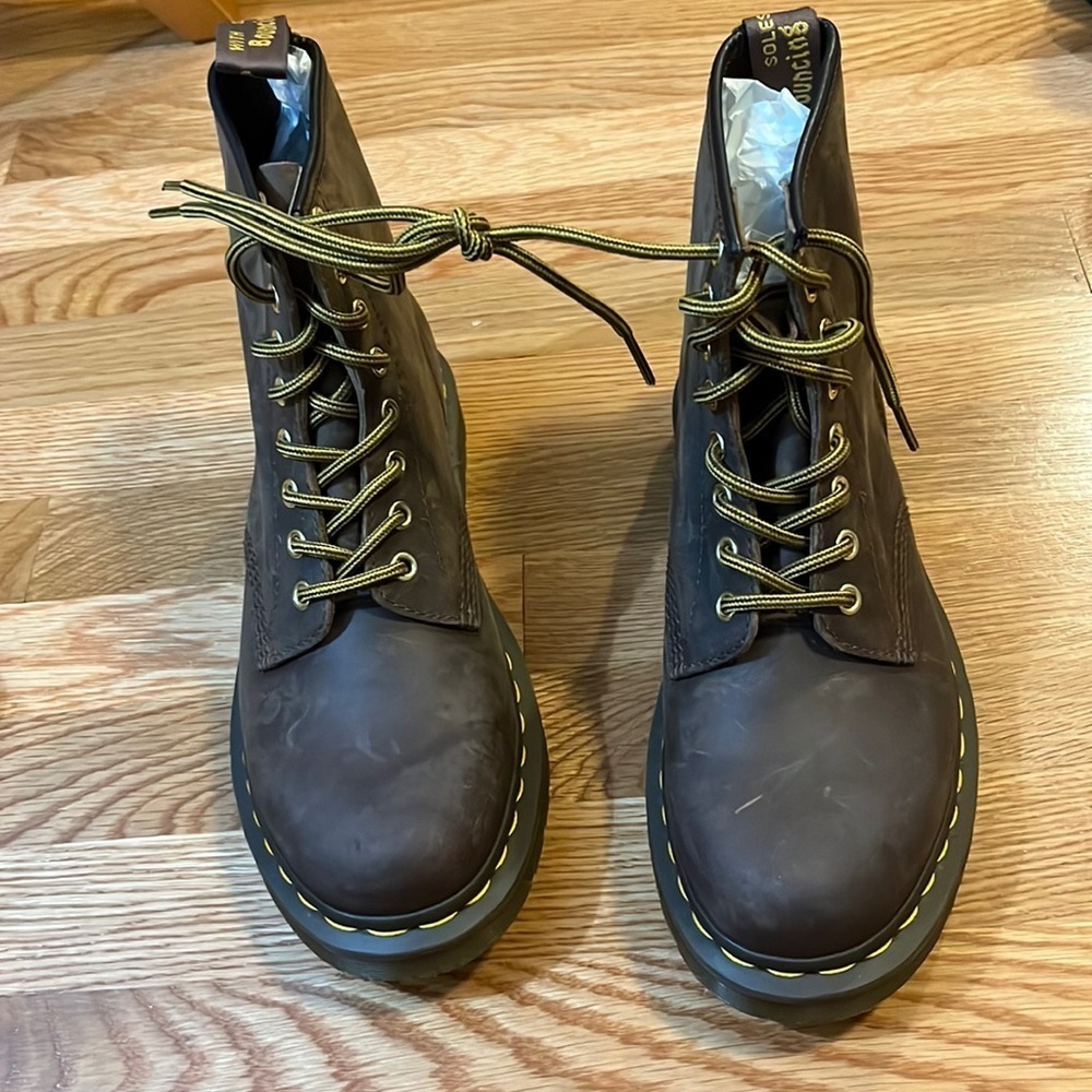 New Dr Martens 1460 brown distressed boots Size 9 - Picture 11 of 14